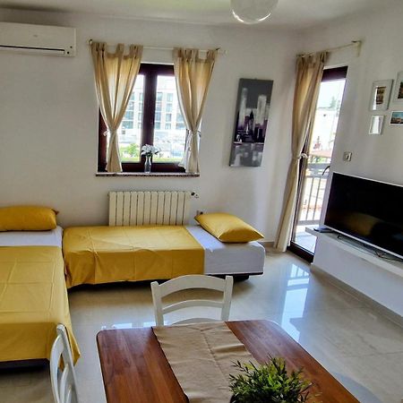 Apartments Villa Alba II Porec Room photo